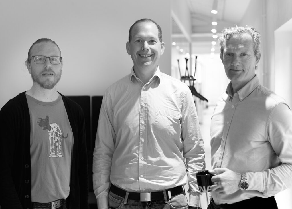 Excelerate 360, nya stödjande medlemmar i SSF. Svartvit bild på Christer Bygdestam, Mattias Rosén och Rickard Casemyr.